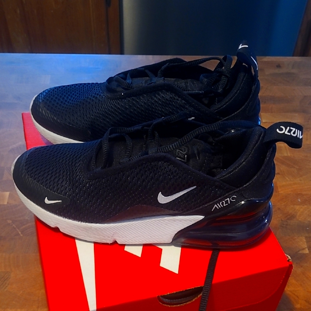 Nike Air Max 270 Kid Sneakers, Size 2Y
